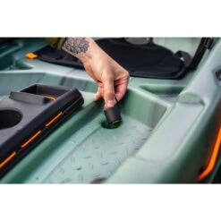 Scupper Plugs For Kayak. Pack Of 4. Small -Pelican 95e6364a3d7834b8d0a73ba51226d337cd4170f3